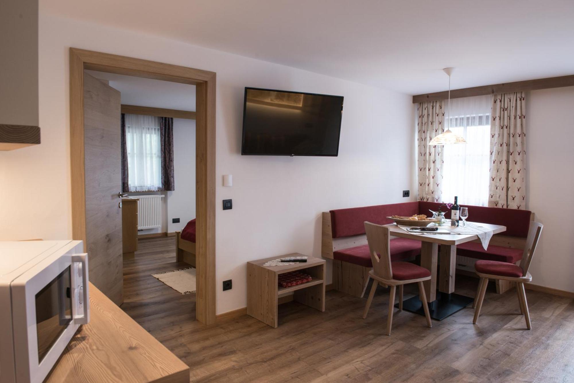 Da Kathi Aparthotel Innichen Exteriör bild