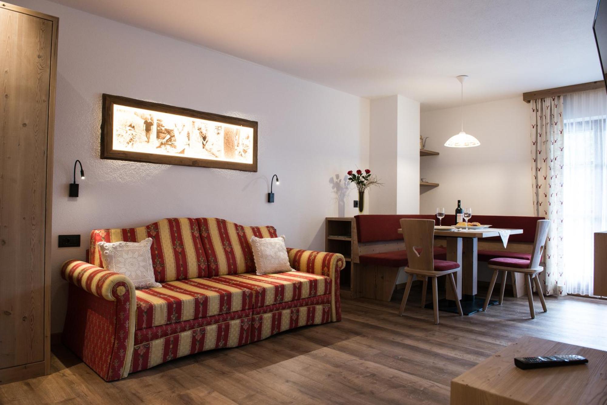 Da Kathi Aparthotel Innichen Exteriör bild