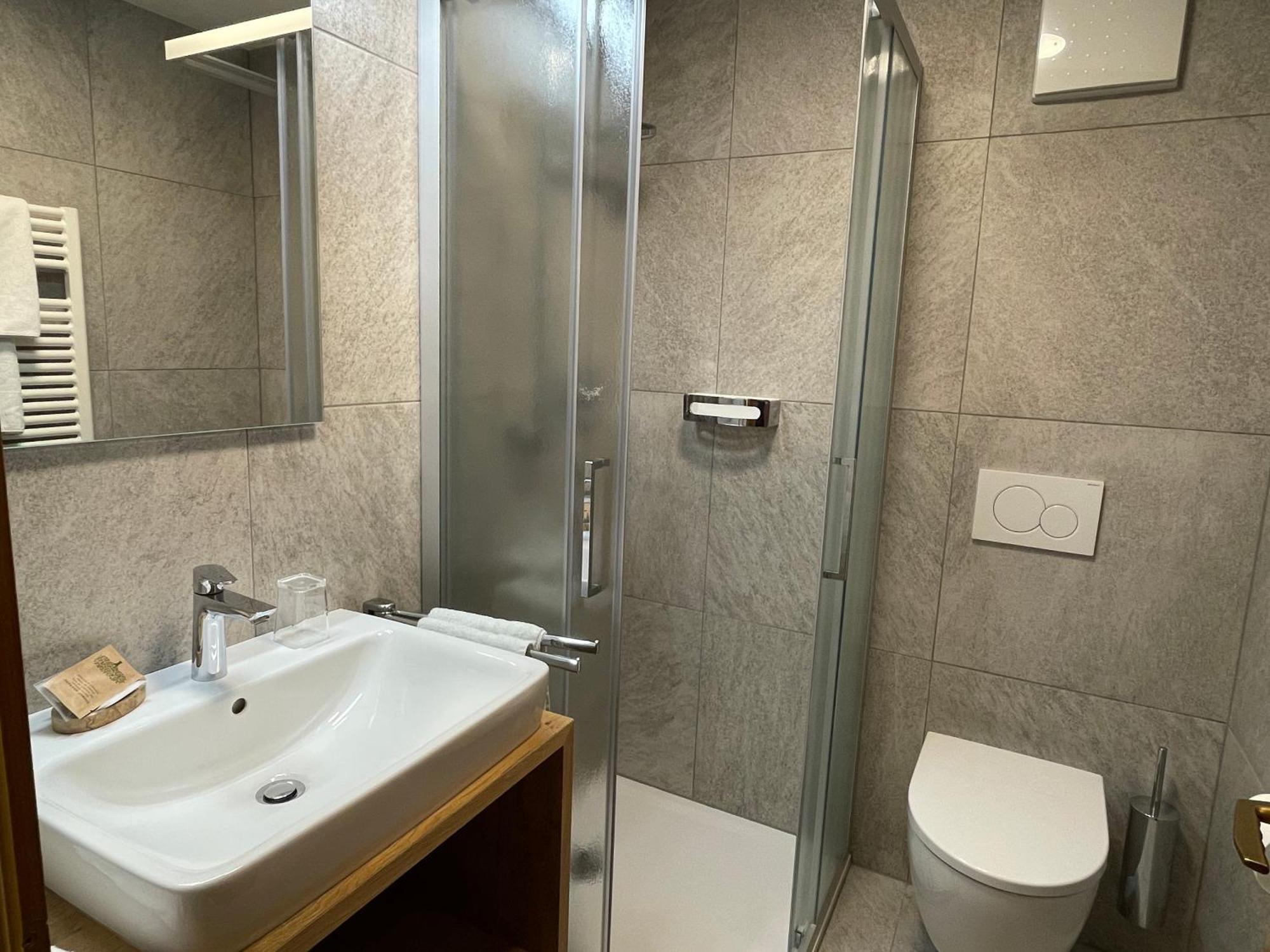 Da Kathi Aparthotel Innichen Exteriör bild