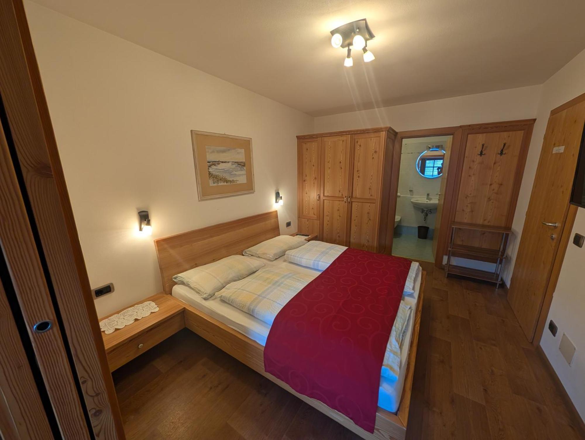 Da Kathi Aparthotel Innichen Exteriör bild